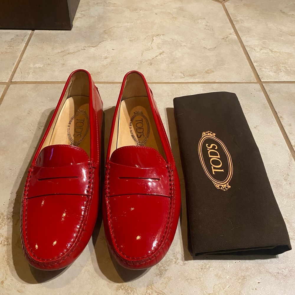 TOD'S Womens Red Patent Leather  Gommini Driving Loafers